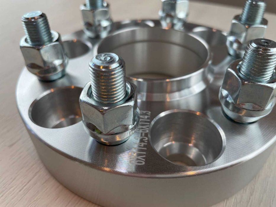 Flanse distantiere 30mm 6×114.3 M12X1,25 mm CB 66,1 + inel de centrare