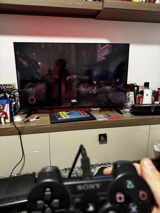 Playstation 3 super slim cu 2 controllere si 6 jocuri