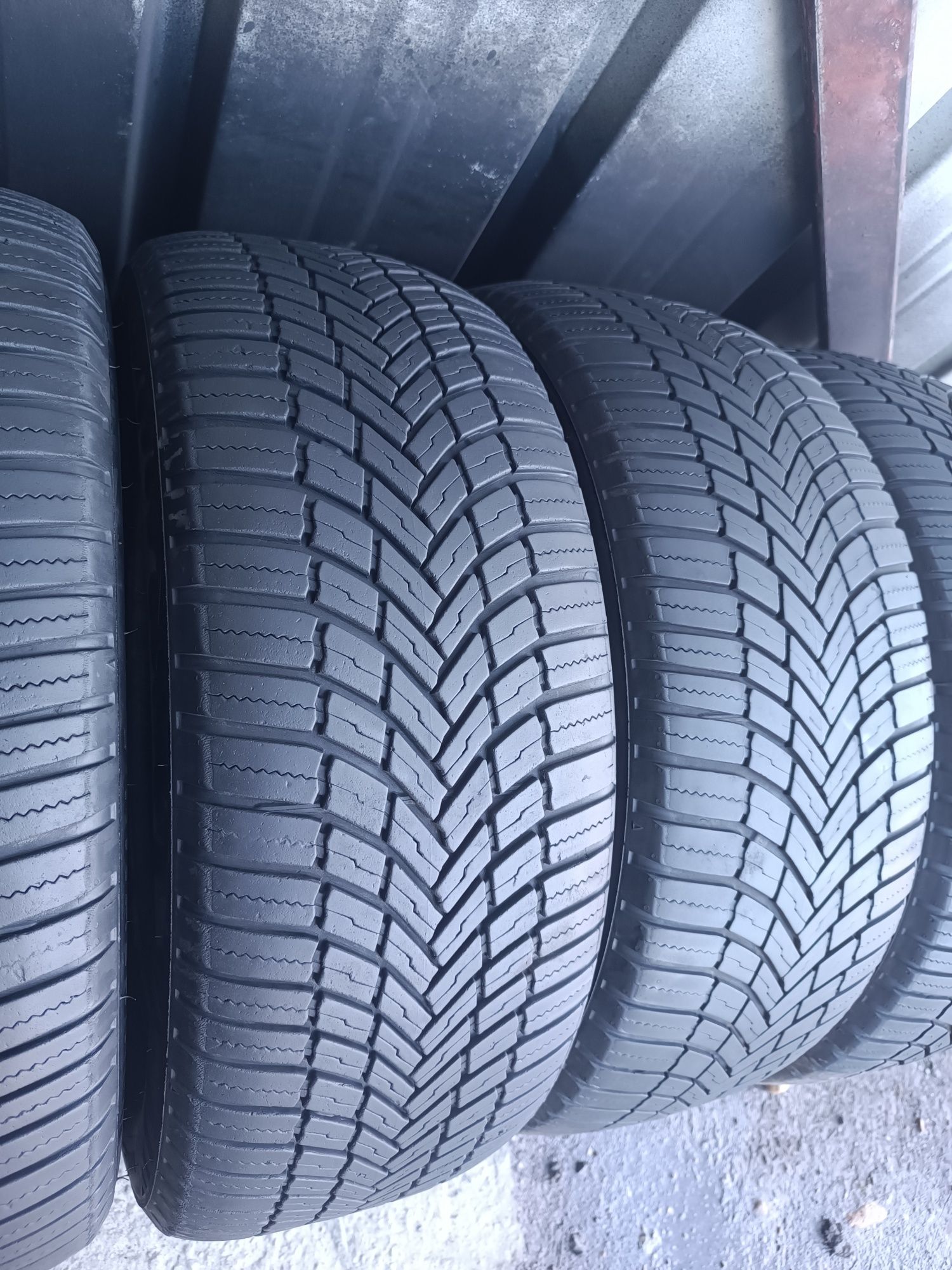 205/55/16 Bridgestone Дот 2820