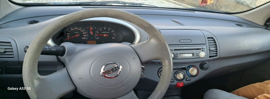 Vând mașina Nissan Micra an 2003