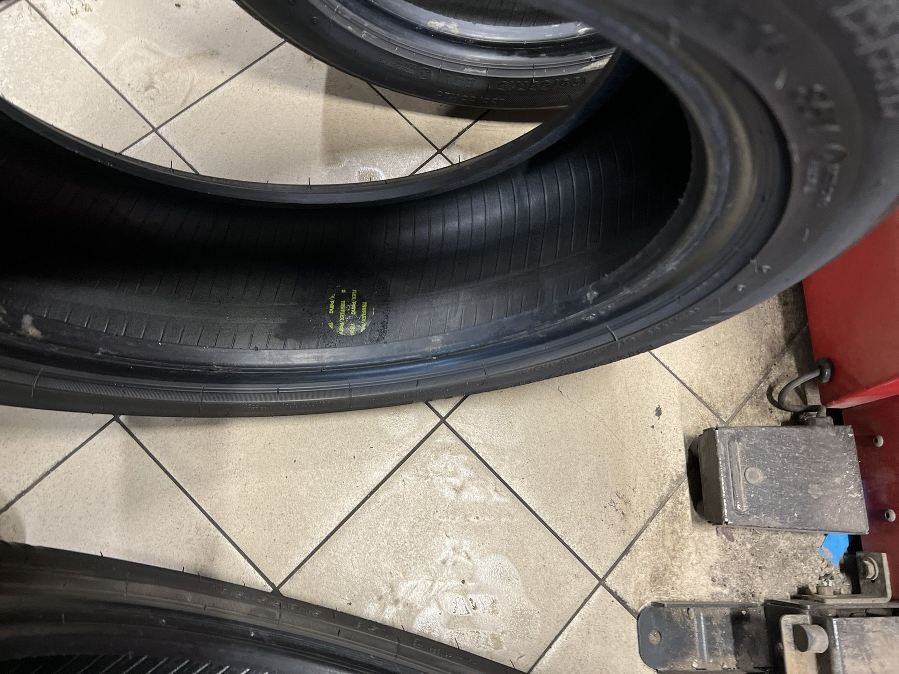 Летни гуми 195/55 R15 Lassa