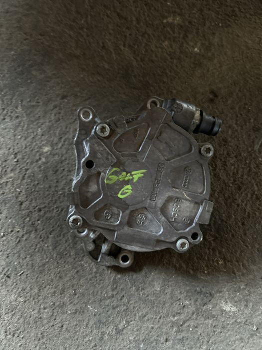 Pompa vacuum VW Golf6 Passat b7 2.0tdi euro5 bosch