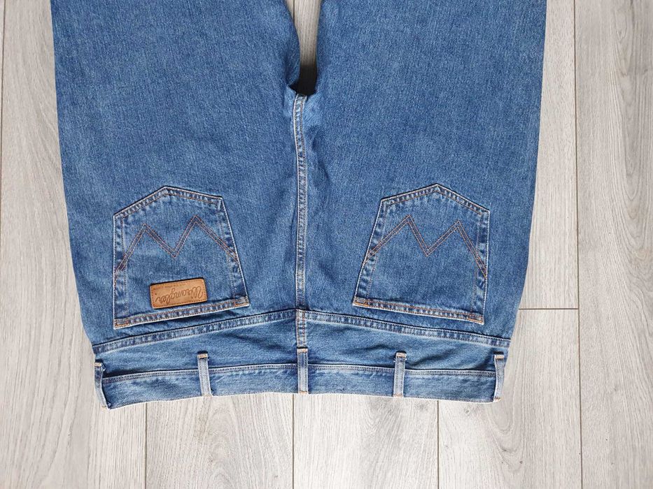 Blugi WRANGLER "Texas" - Marime W42 L32 (Talie 107 cm)