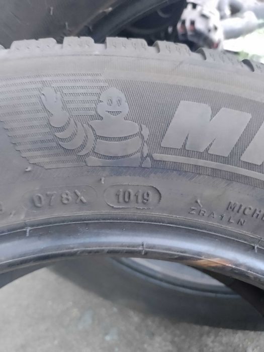 2  броя Michelin 215 60 16