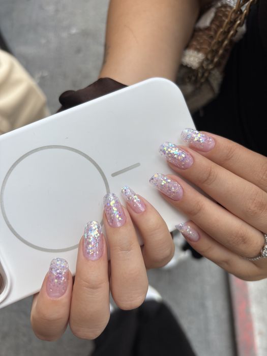 Unghii sector 3-titan, Bucuresti