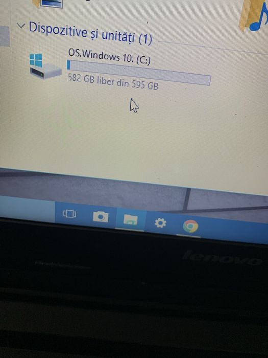 Laptop Lenovo Slim display 15,6 led,Windows 10,4gb ram,600gb memorie.