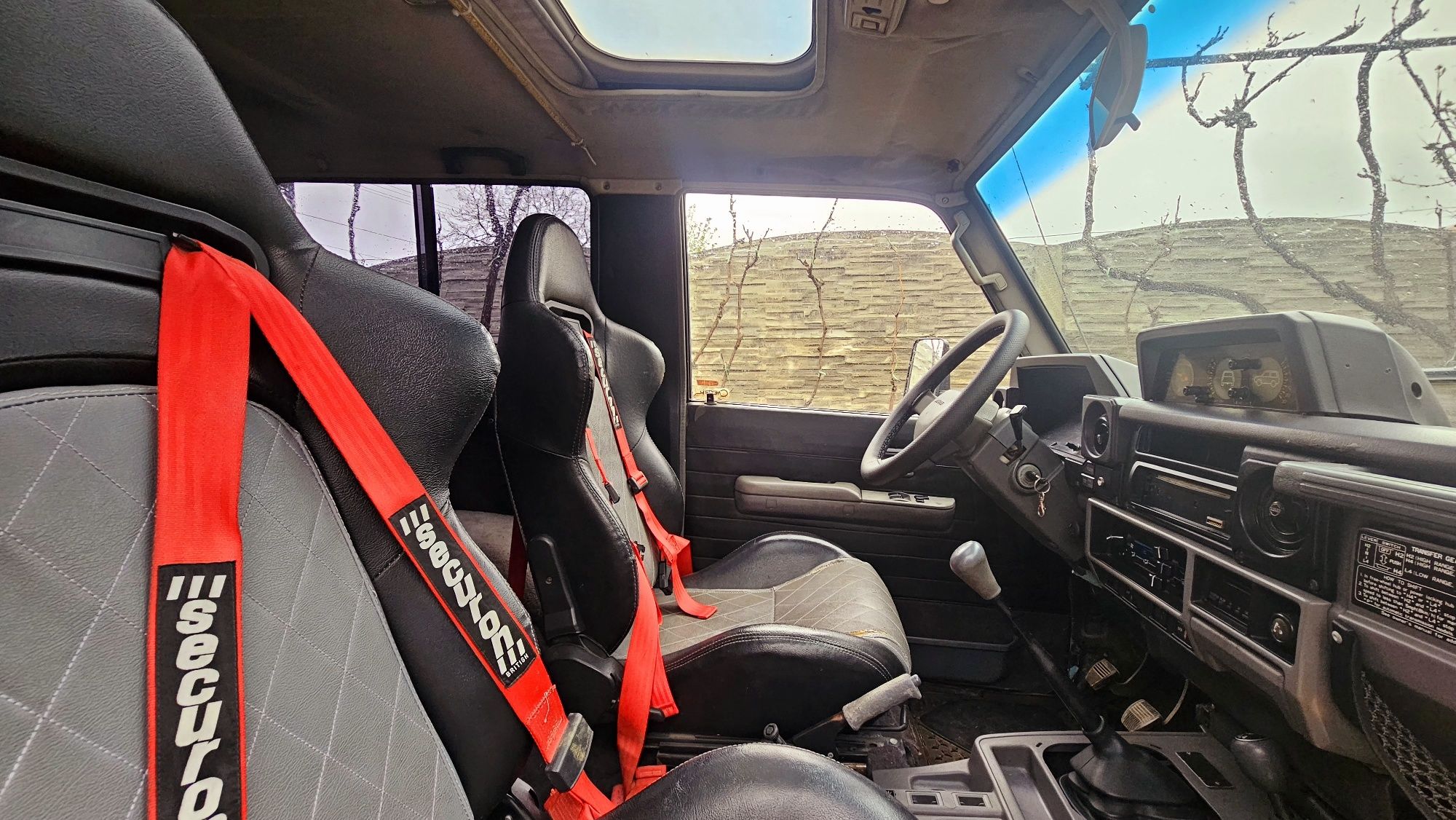 Toyota Land Cruiser LJ70 / J7 2.4 D, restaurata, turbo BMW, blocant