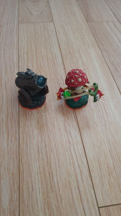 Figurine Skylanders Giants (preț pentru ambele figurine)