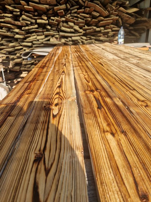 Scandura veche de brad