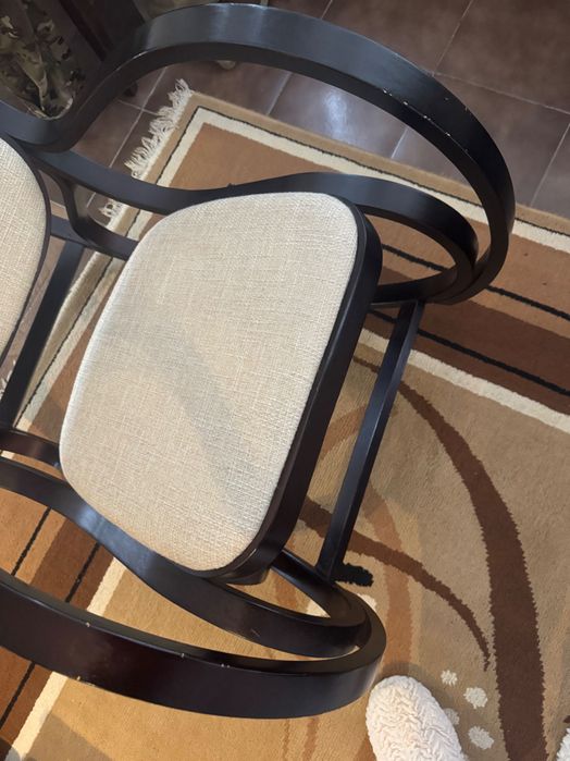 Люлеещ дървен стол