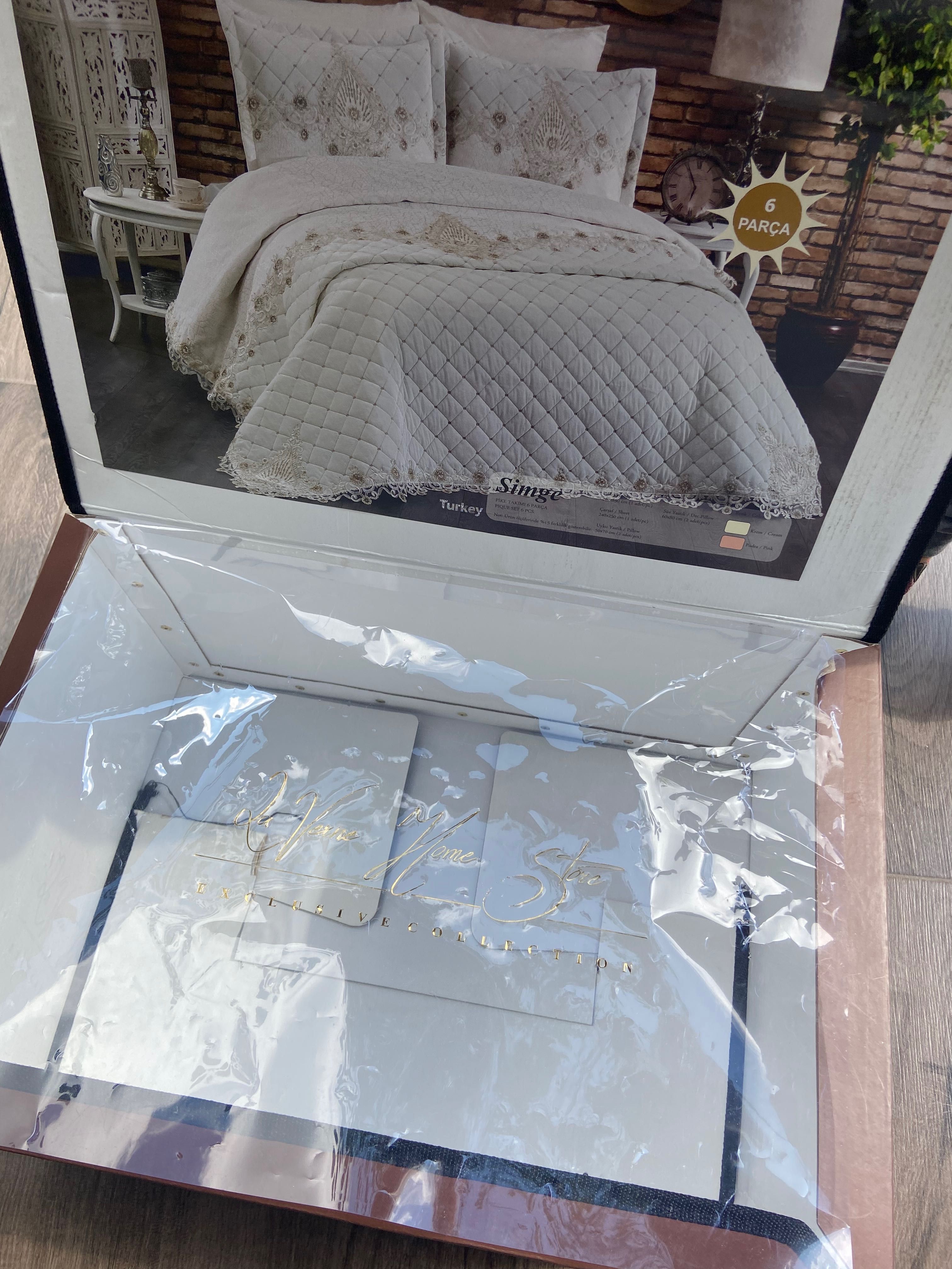 Луксозно италианско покривало за спалня Laura Blasi