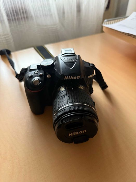 Nikon D 5300 тяло + 18-55mm обектив почти нов