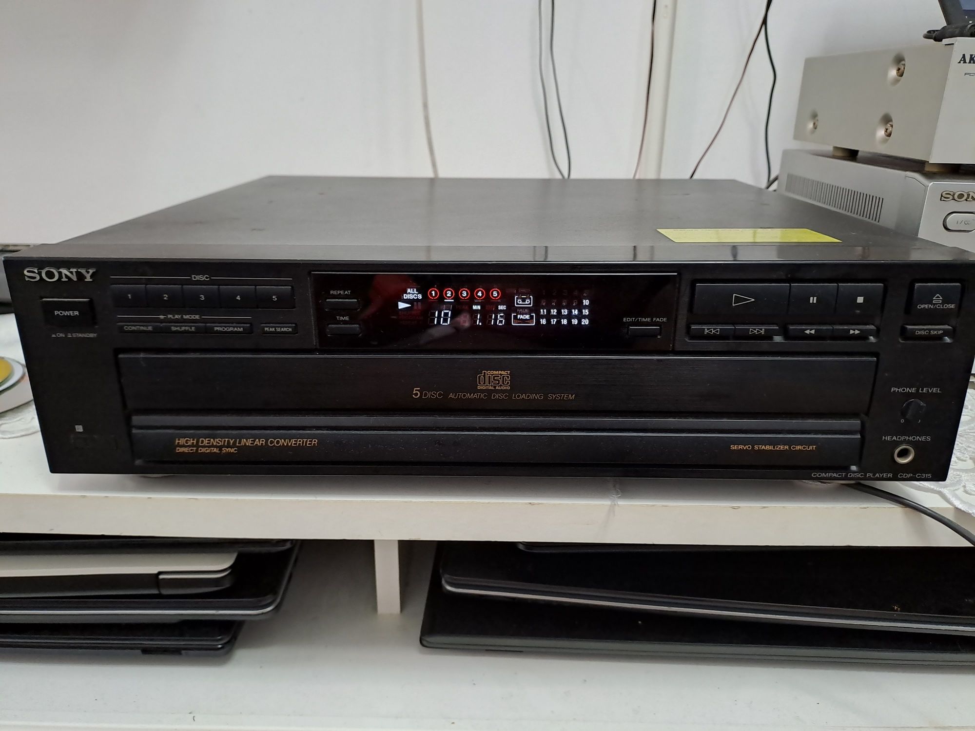 Compact disk player sony CDP-C315