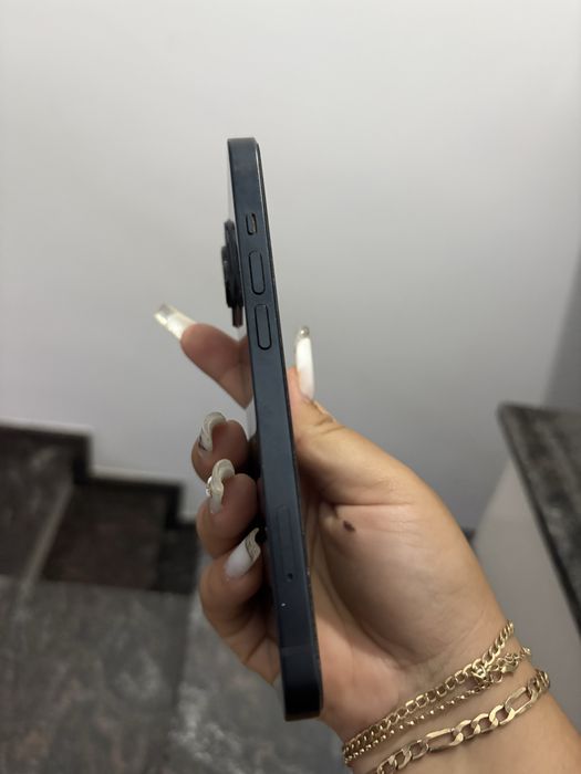 Vand Iphone 14 simplu
