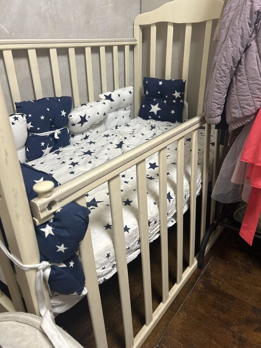 Продам детскую кроватку