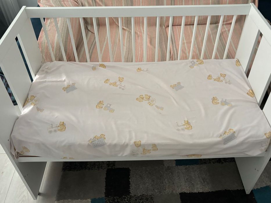 Pătuț pentru bebeluși cu saltea și protecție
