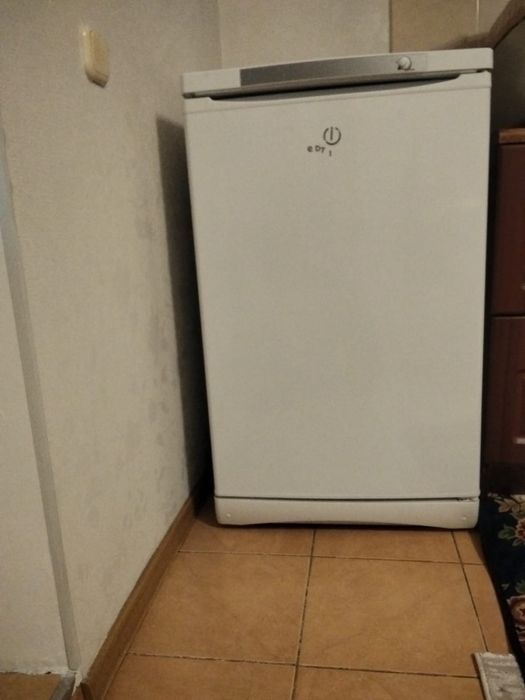 Морозильник (морозильная камера) Indesit б/у