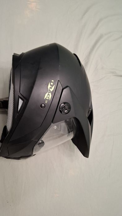 Vând casca caberg xtrace