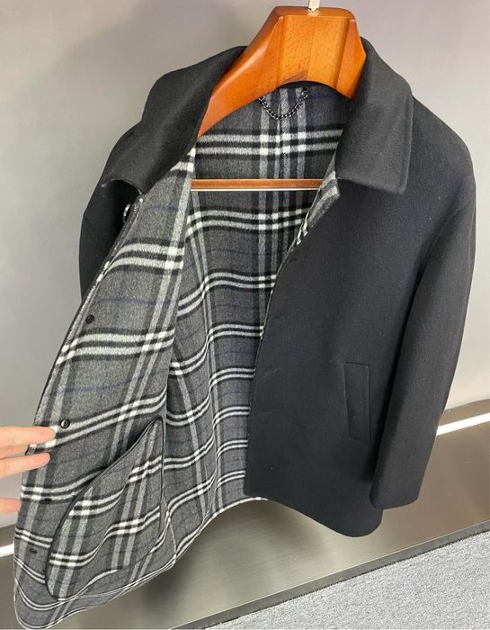 Palton Burberry , calitate premium , pe comanda , nou , M