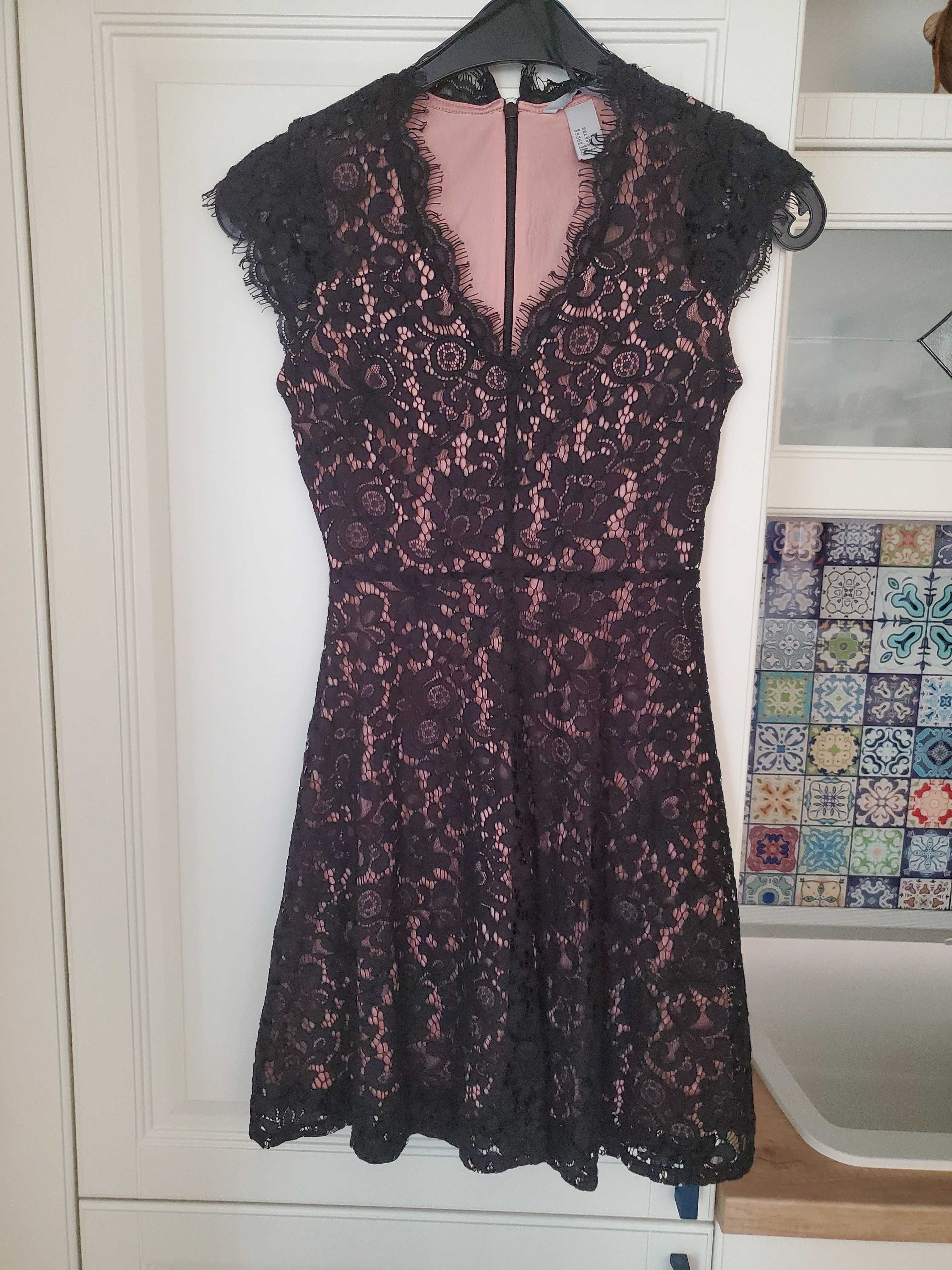 Официална рокля в лилаво с черна дантела размер XS - нова - 45 лв