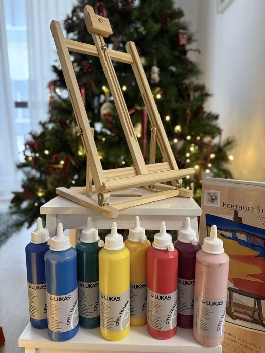 Статив и акрилни бои