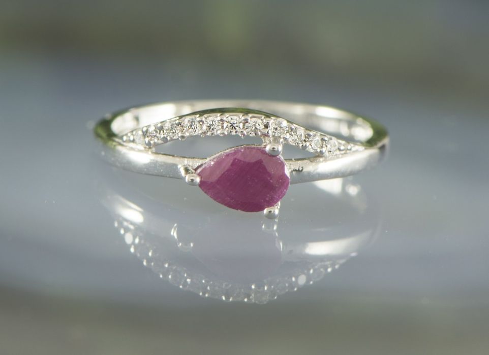 Сребърен пръстен с натурален Рубин размер 46