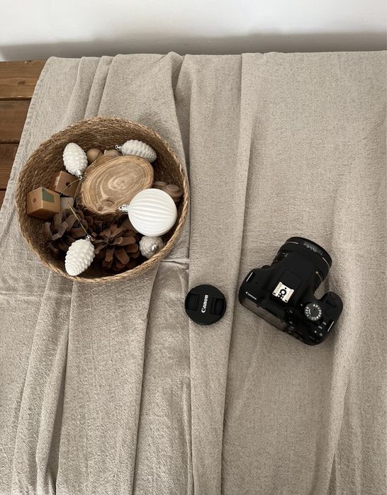 Canon 2000d + Canon EF 50 mm/f 1.4