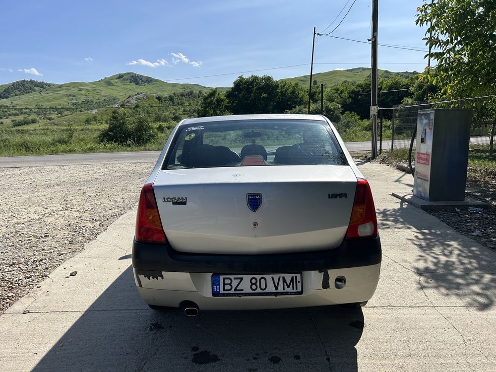 Vând dacia logan