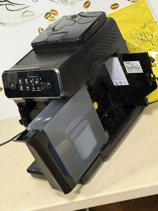 Кафемашина кафе автоматPhilips EP2220 с гаранция