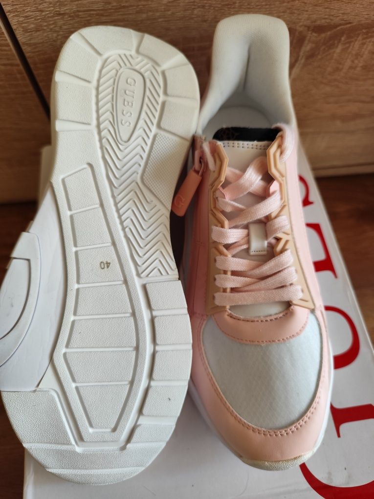 Сникърси Guess 40 номер