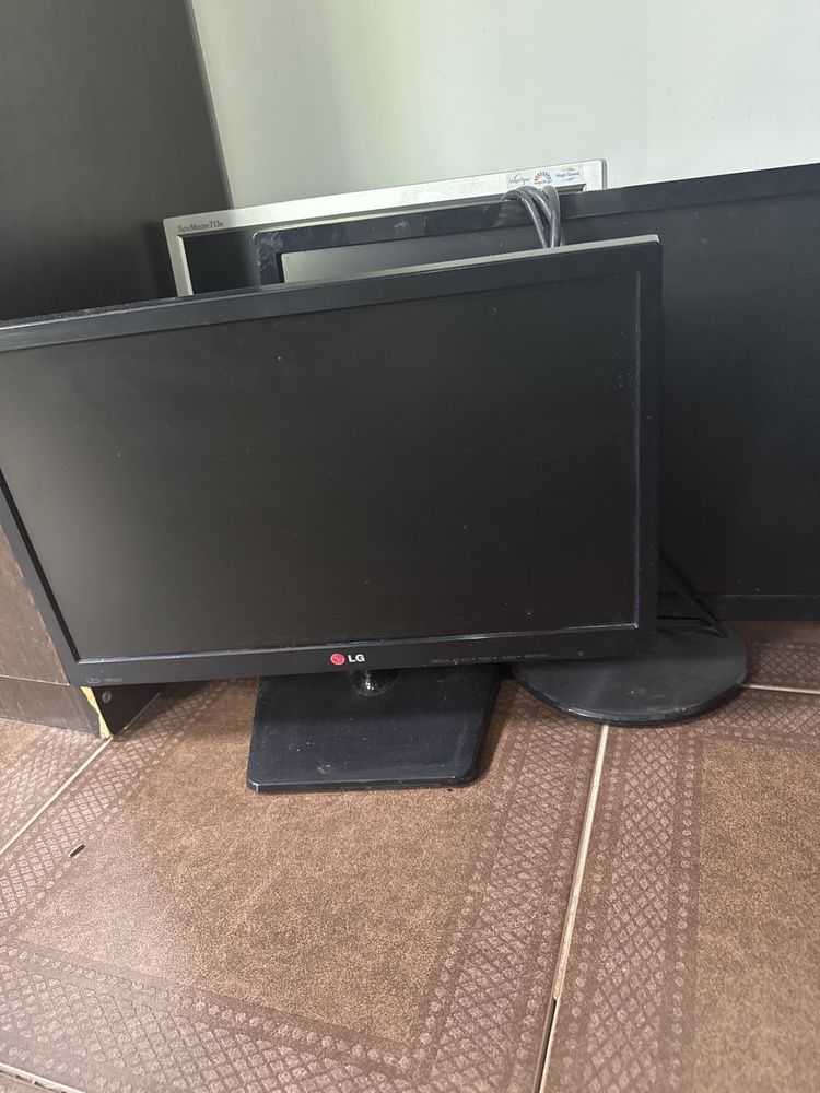 Монитор 3  штук LG Acer