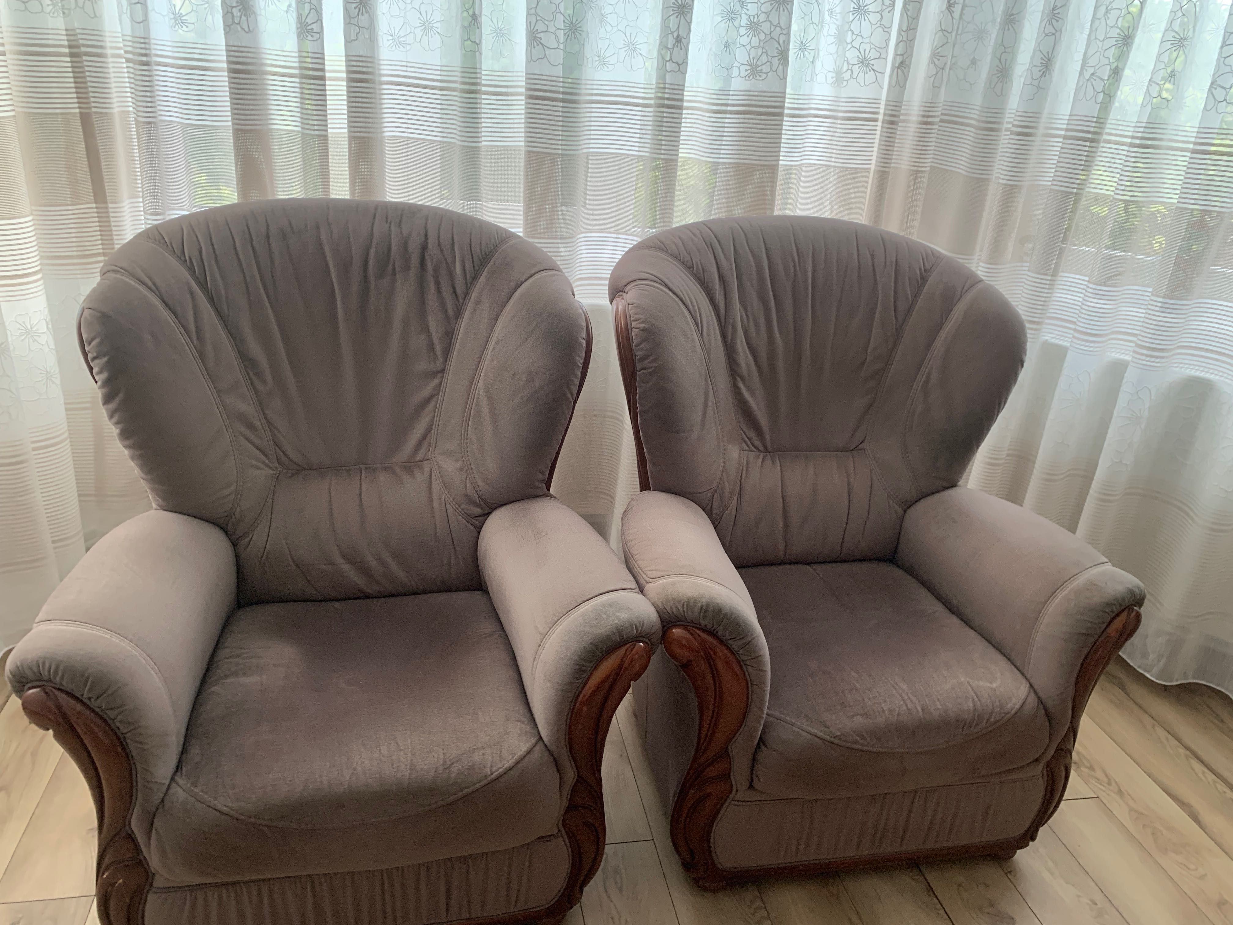 Set canapea extensibila cu 2 fotolii cadru de lemn