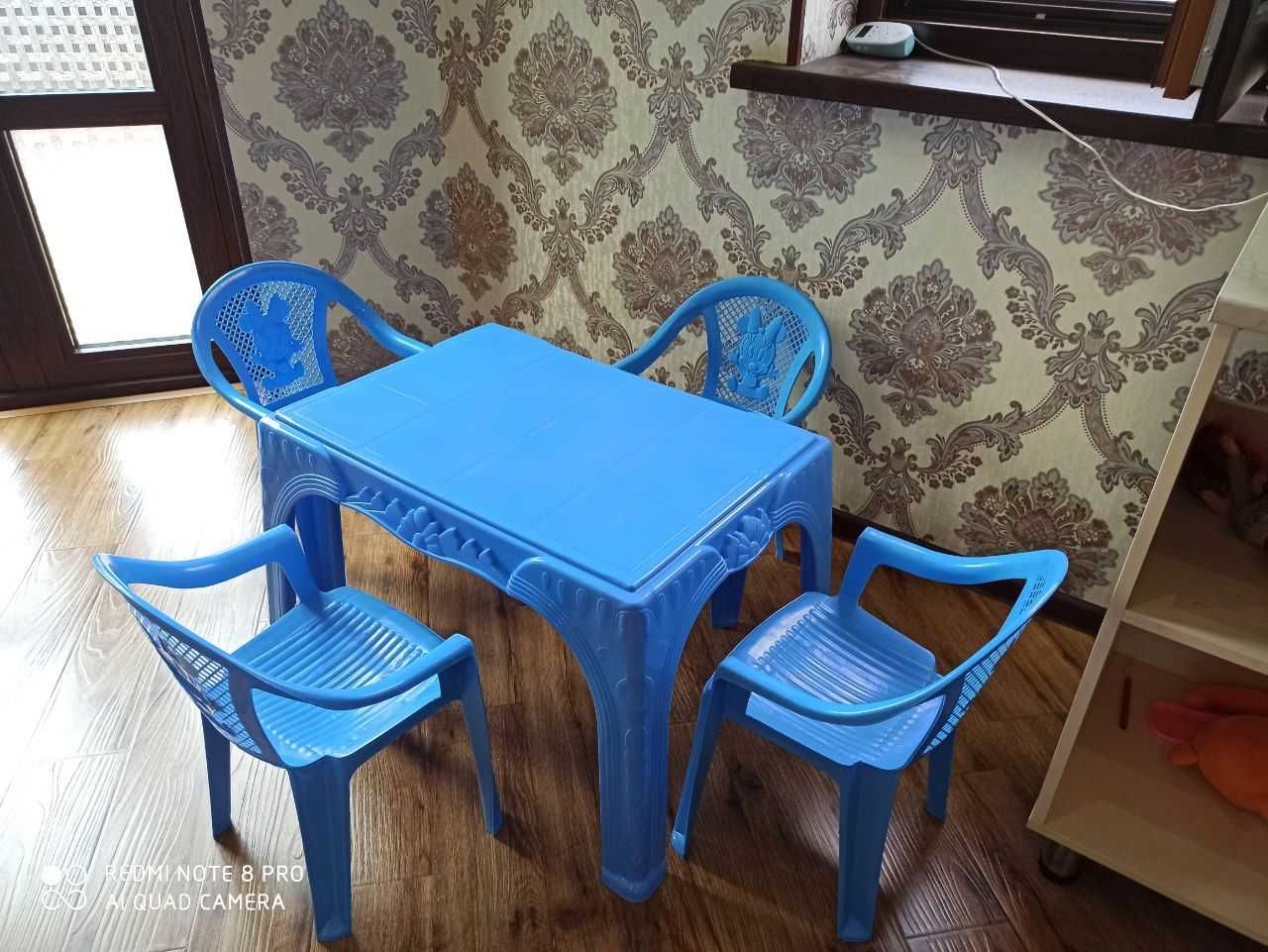 Качественный детский стол со стульями (стол и 4 стула)