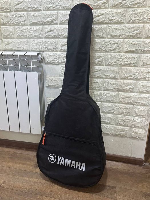 Продаётся акустическая гитара Yamaha