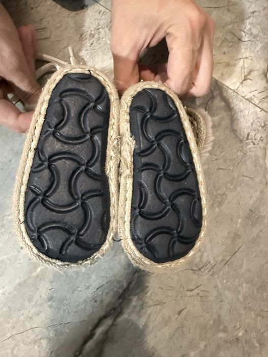 Продвам детски обувяки от агнешка кожа