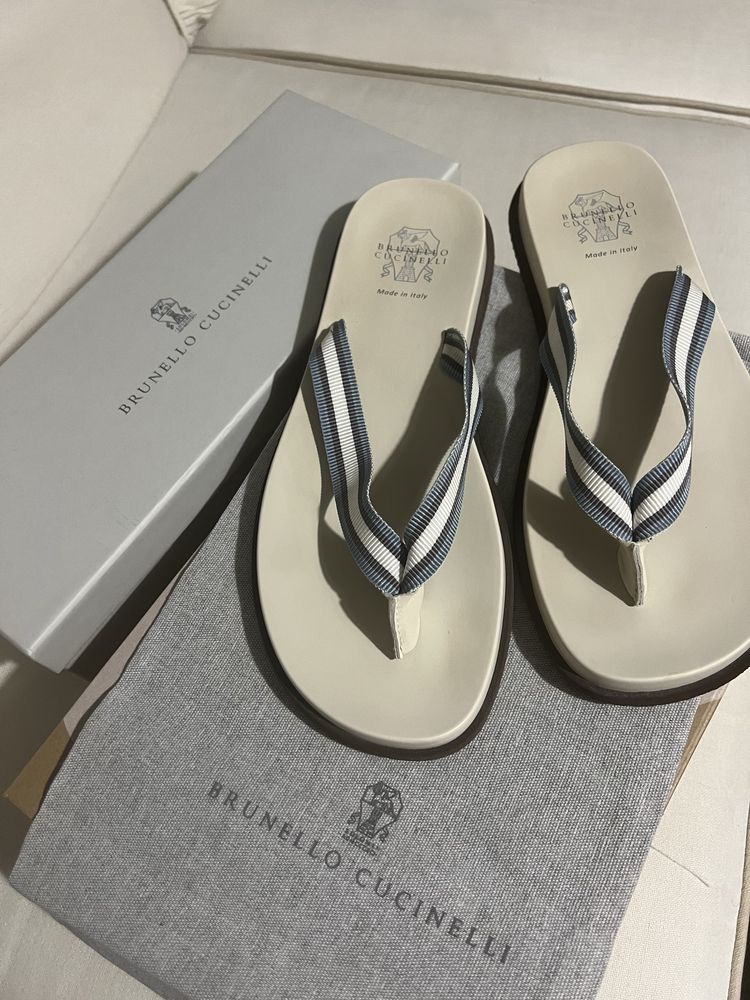 Чехли Brunello Cucinelli