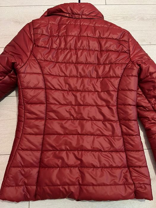 Дамско червено яке