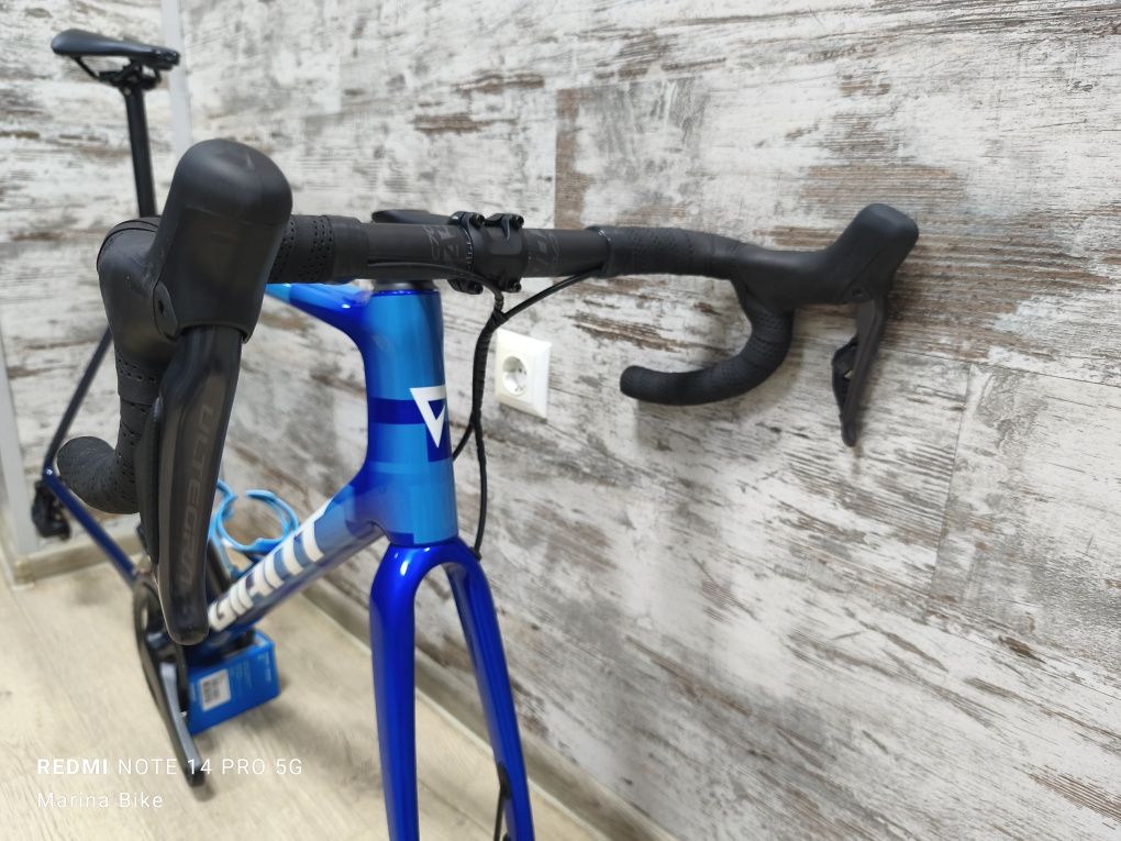 НОВ карбонов шосеен велосипед без капли Giant TCR Pro Disc Ultegra Di2