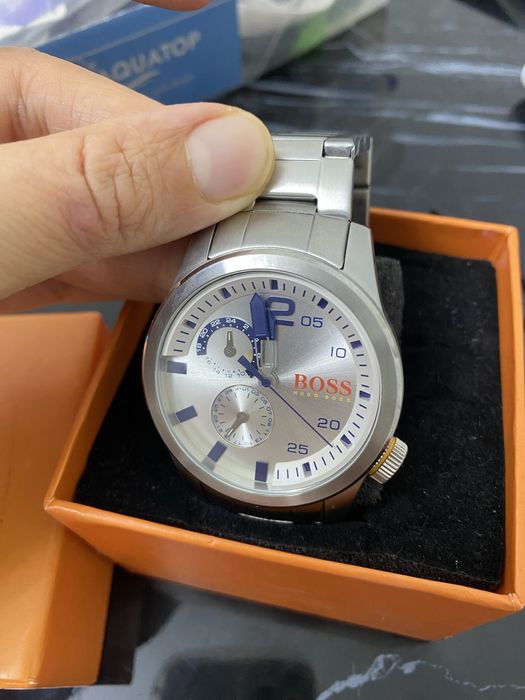 Hugo boss orginal yengi ishlatilmagan sotiladi