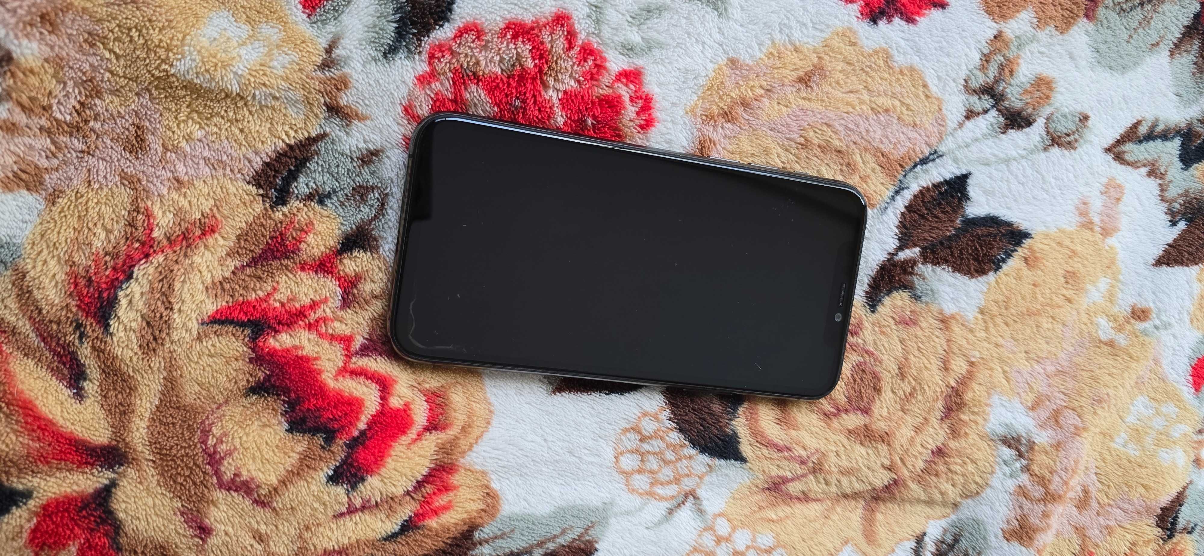 Продавам iPhone 11pro за части
