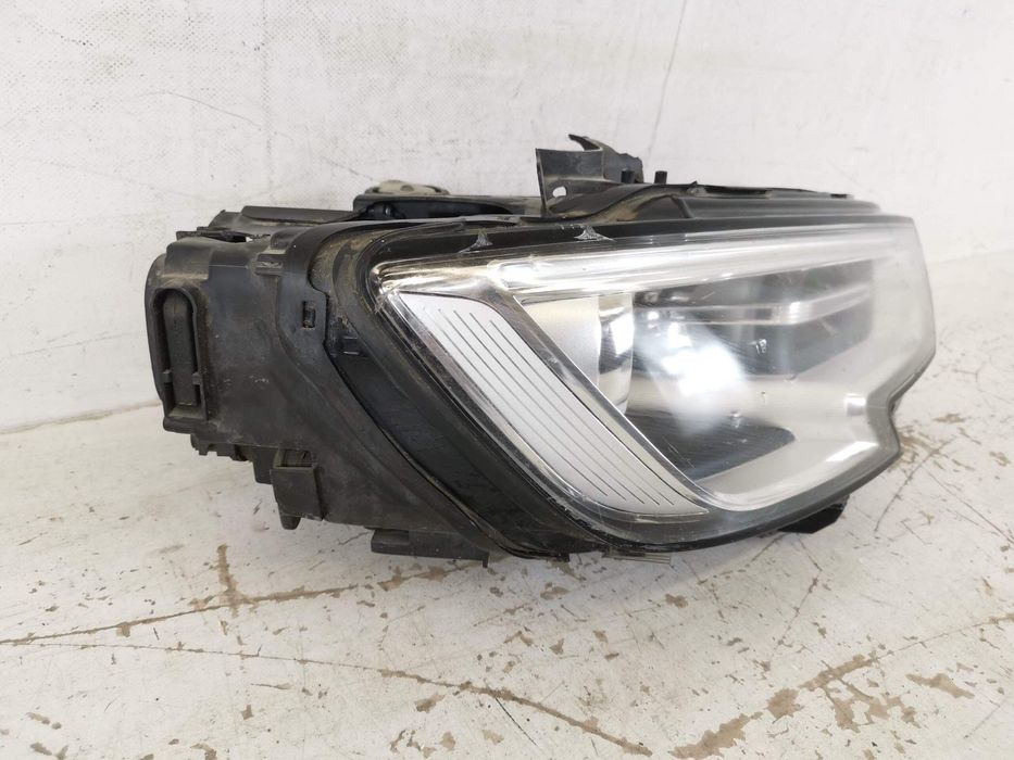 Десен Фар Ауди А3 8V [фейслифт] [ - ] Оригинален Авариран Audi A3 8V [