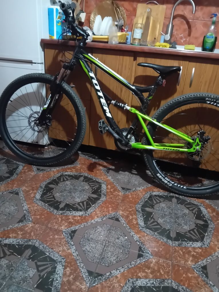 Bike full supension aproape noua