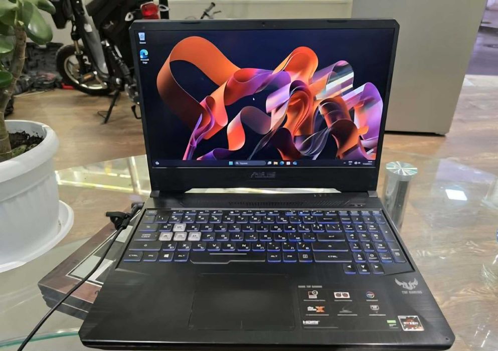 Геймиърски Лаптоп ASUS-TUF