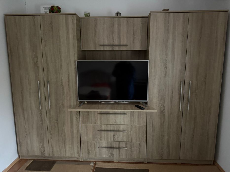 Vând mobila făcută pe comanda