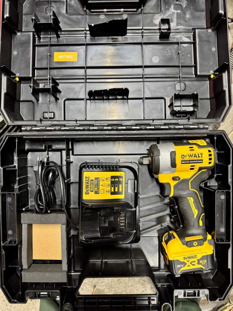 Гайковерт внтоверт шуруповерт DeWALT DCF901P1-QW комплект, ОРИГИНАЛ