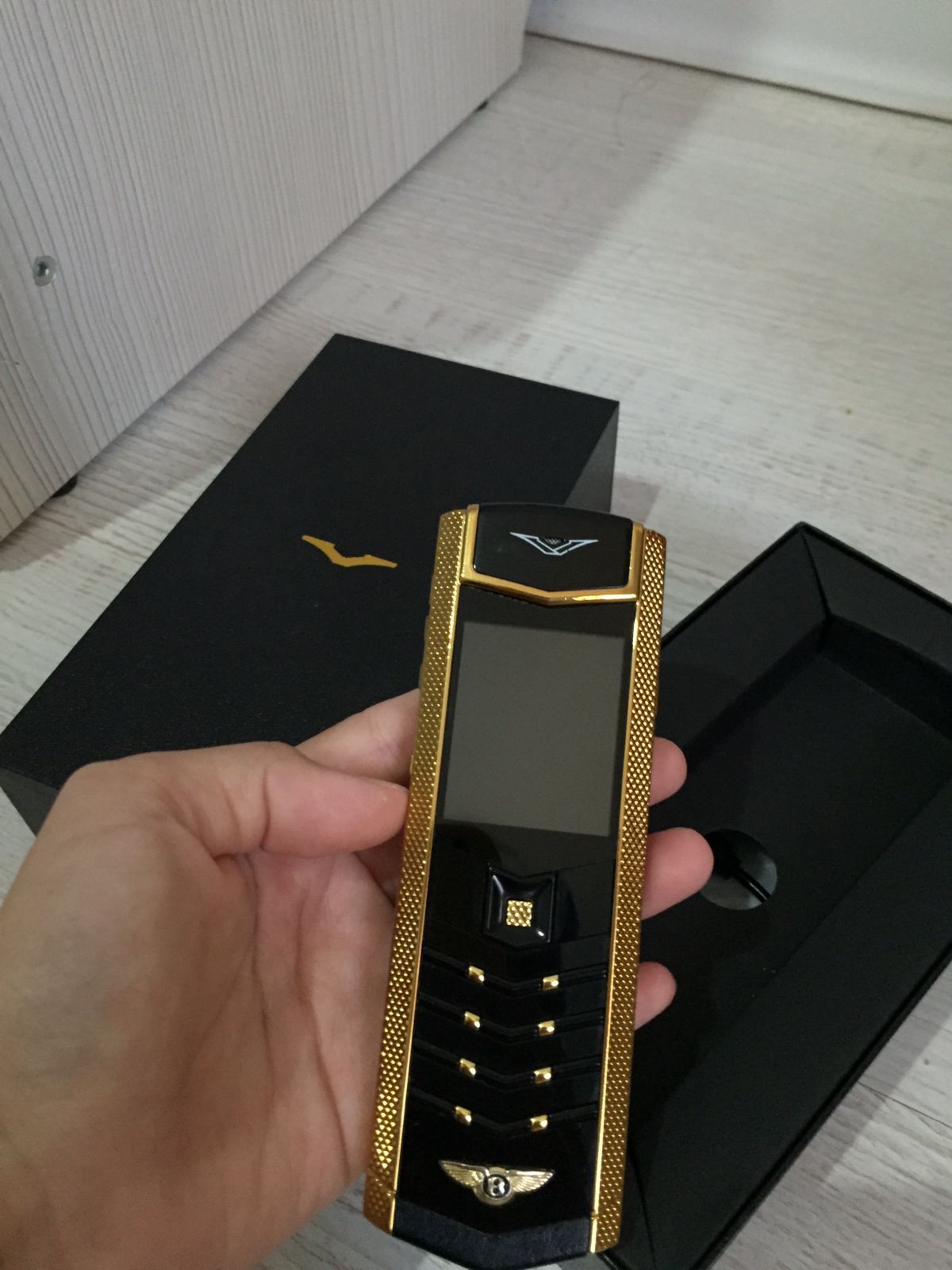 Продам Vertu Bentley