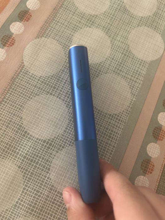 iqos iluma one albastru cu auriu