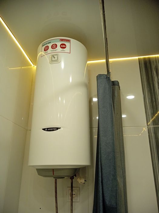 Продам бойлер Аристон