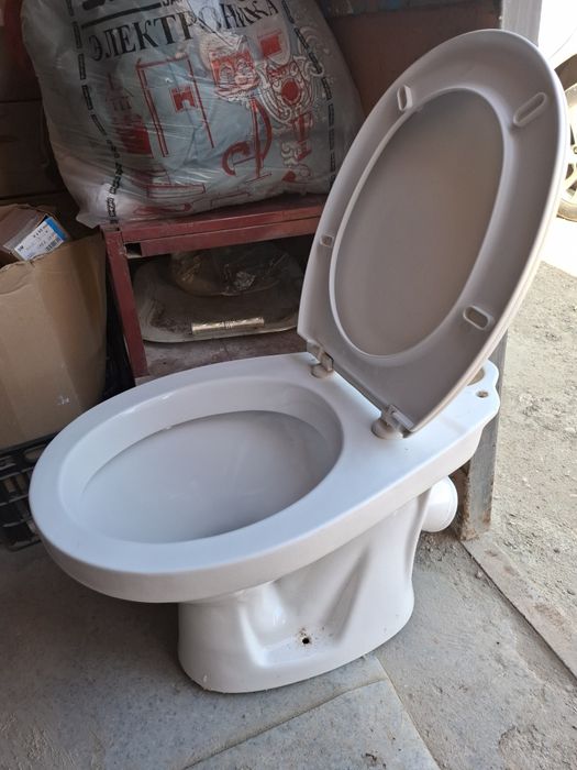 Продам унитаз для ремонта