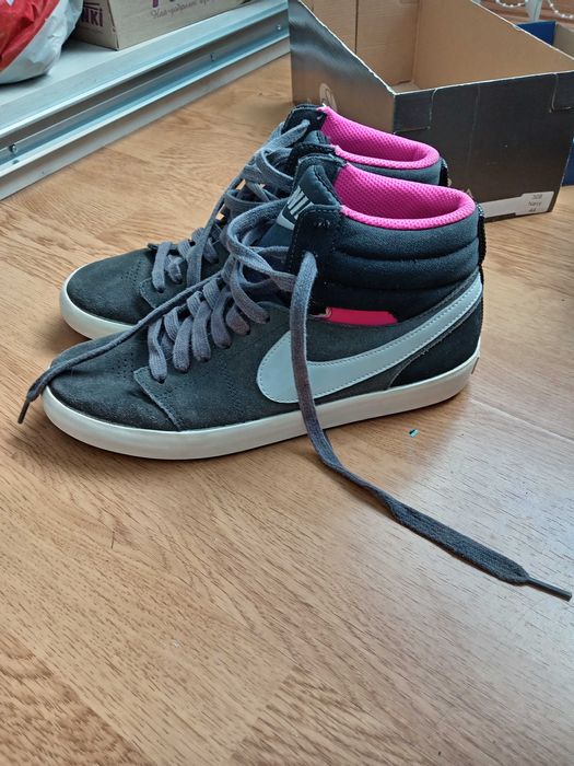 Дамски кецове Nike